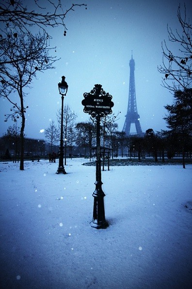 Tour Eiffel sous la Neige